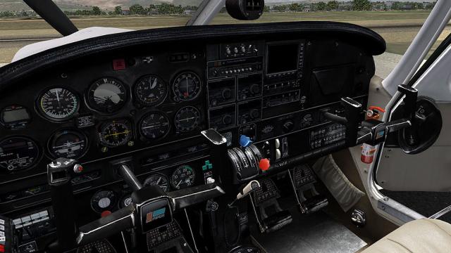 Piper PA-32R-301 Saratoga SP for FS2004 by Carenado
